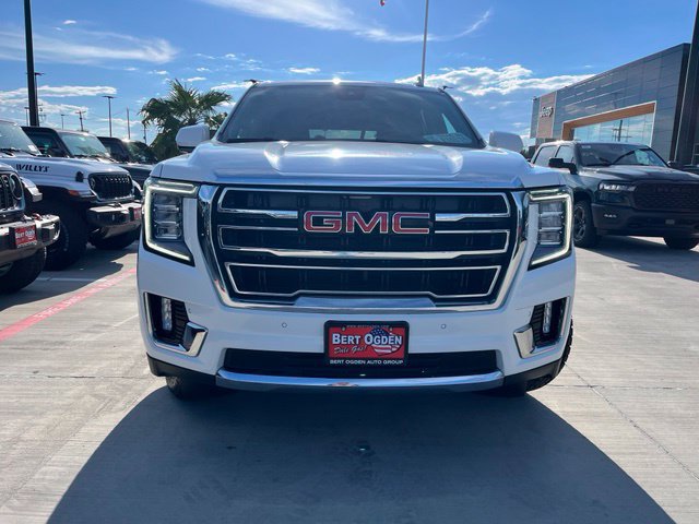 Used 2024 GMC Yukon SLT AWD/4WD image 2