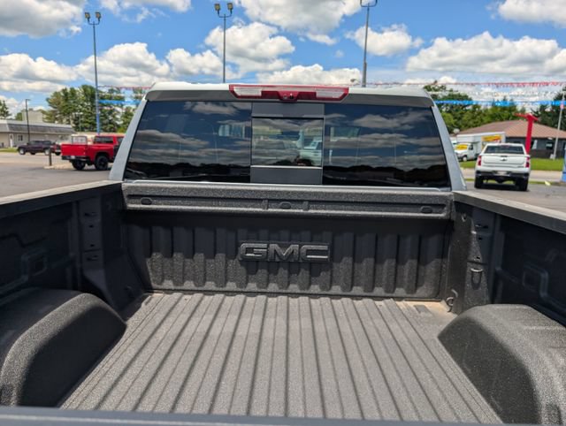 New 2026 GMC Sierra 1500 AT4X w/ LPO, Black Badging Package AWD/4WD image 9