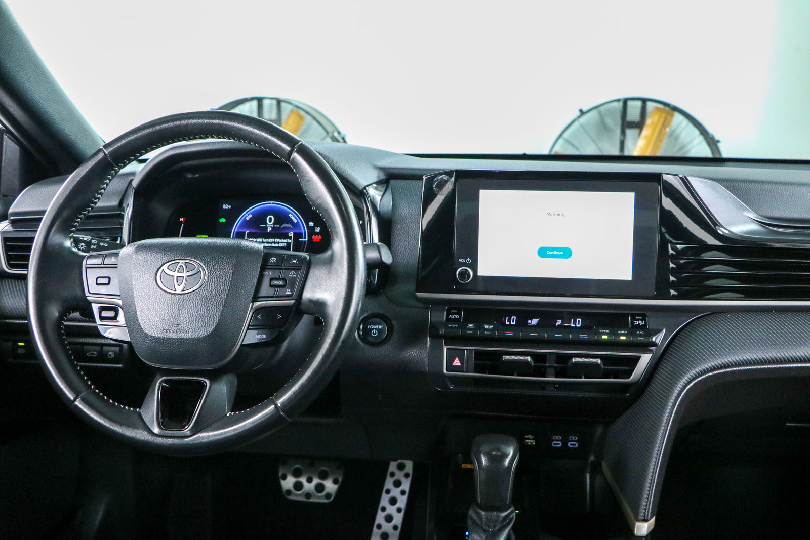 Used 2025 Toyota Camry SE FWD image 17
