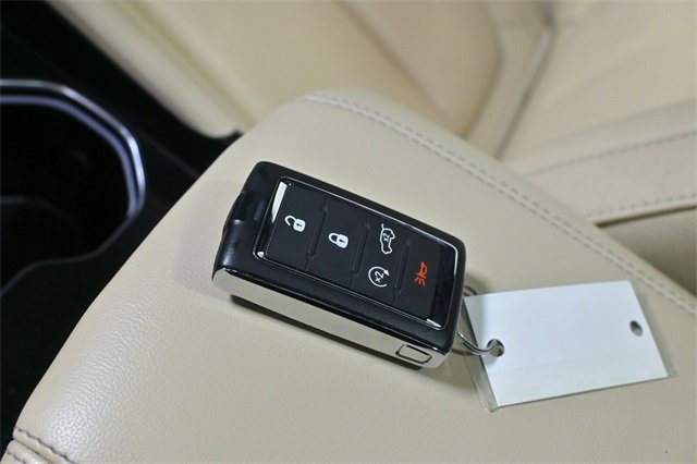 Used 2023 Jeep Grand Cherokee 4WD 4xe image 29