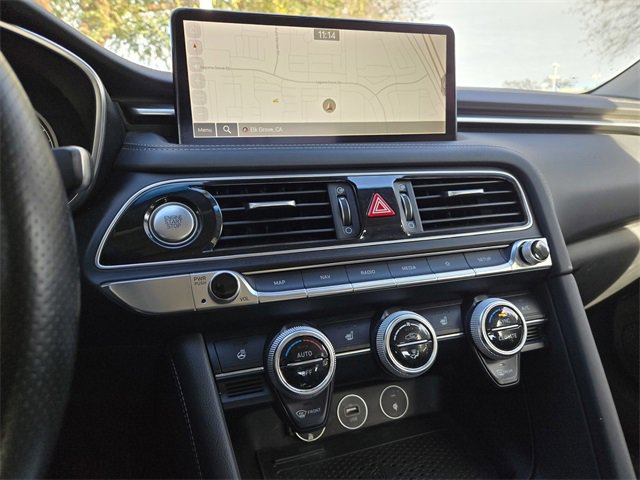 Used 2022 Genesis G70 2.0T w/ Prestige Package image 18