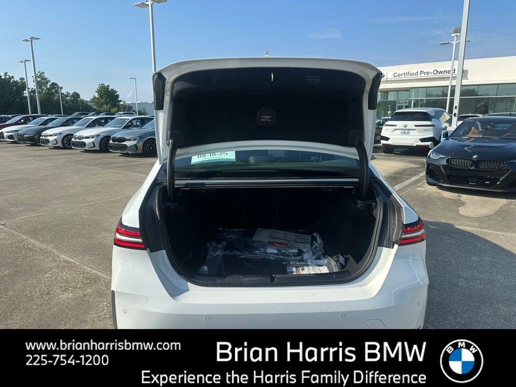 Certified 2025 BMW 530i image 15