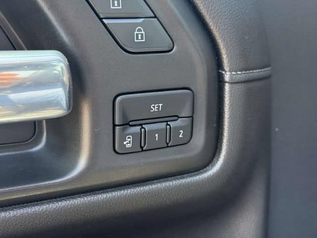 Used 2021 Chevrolet Silverado 1500 LTZ AWD/4WD image 18