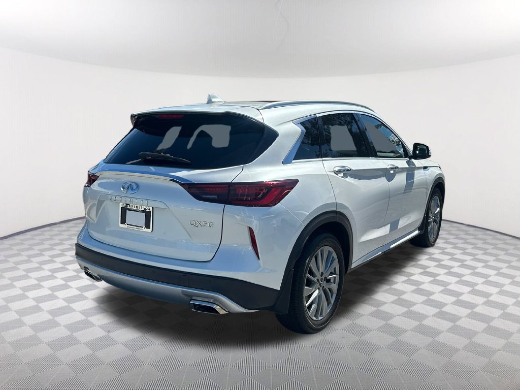 Certified 2023 INFINITI QX50 Luxe FWD image 5