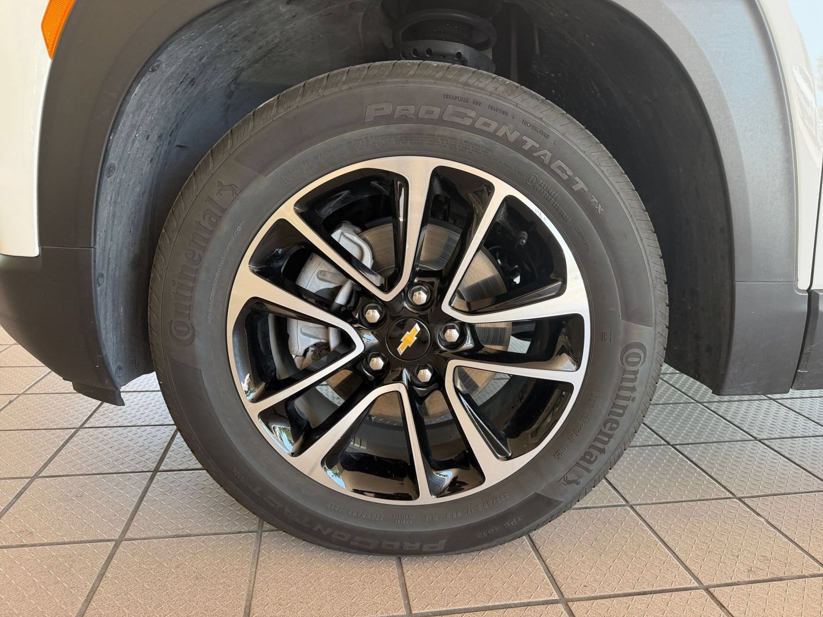 Used 2025 Chevrolet TrailBlazer LT AWD/4WD image 27