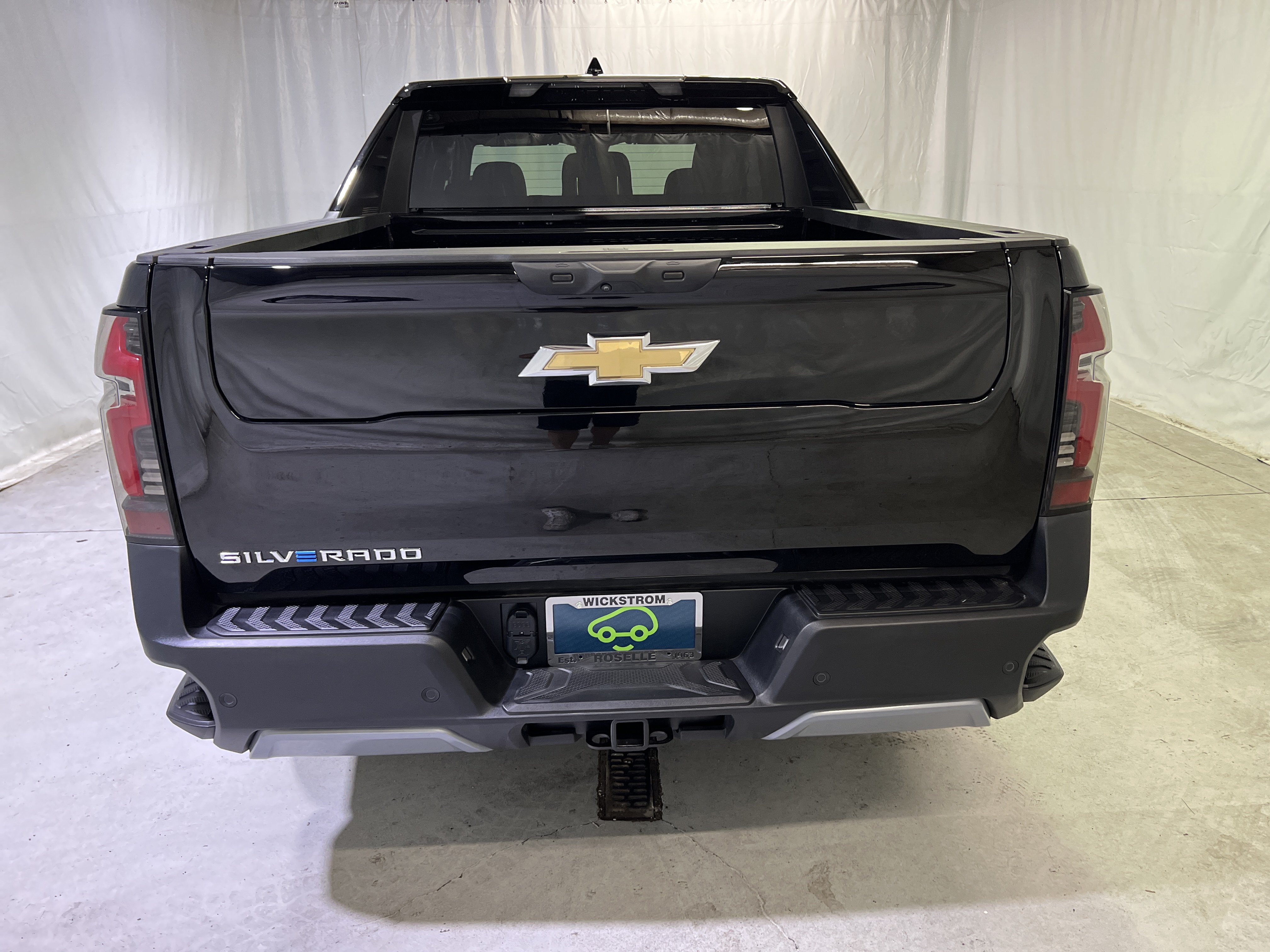 Certified 2025 Chevrolet Silverado EV LT AWD/4WD image 9