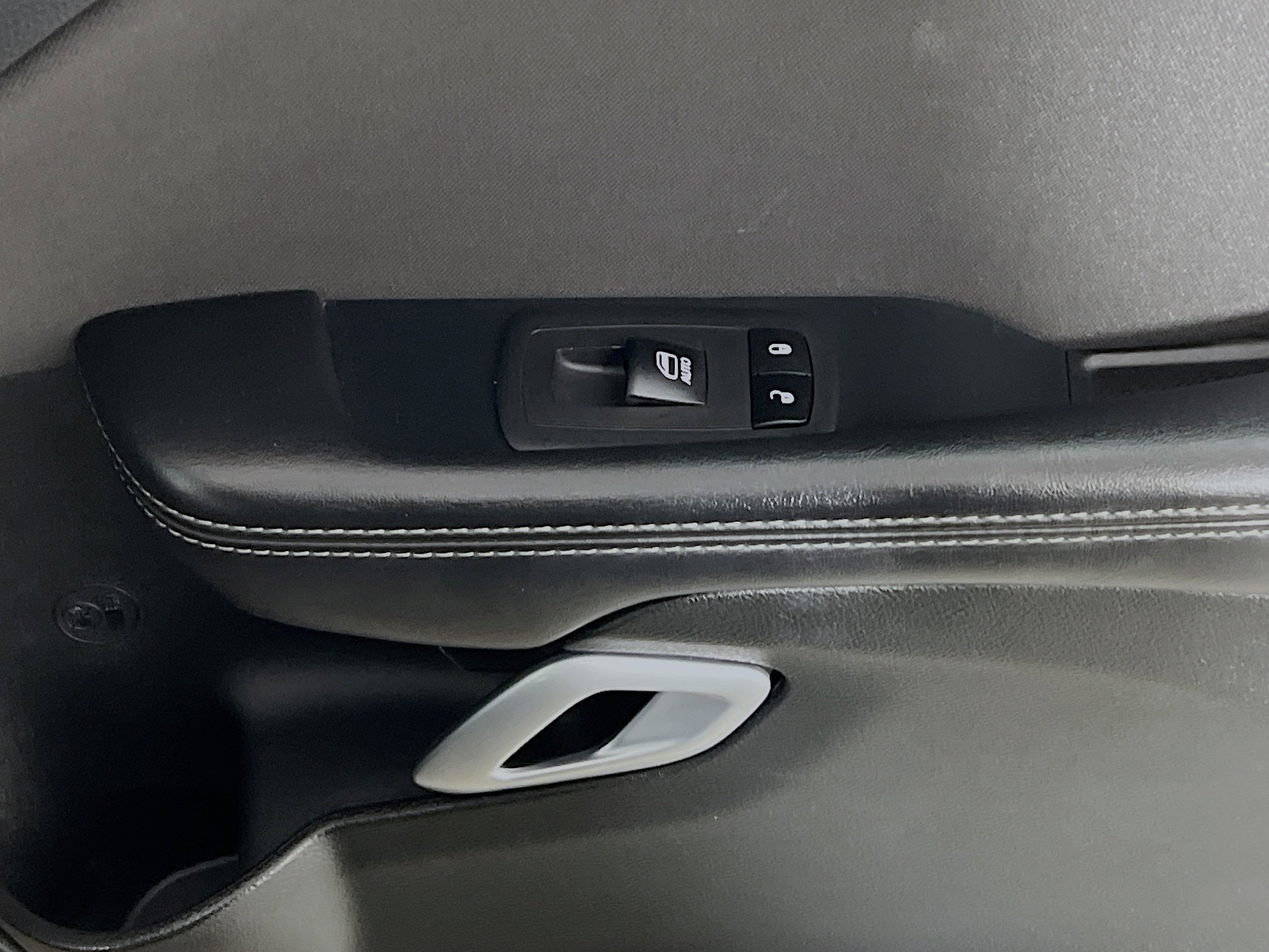 Used 2023 Dodge Challenger SXT image 32