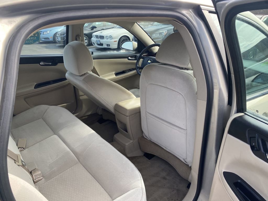 Used 2010 Chevrolet Impala LT w/ Convenience Package image 16