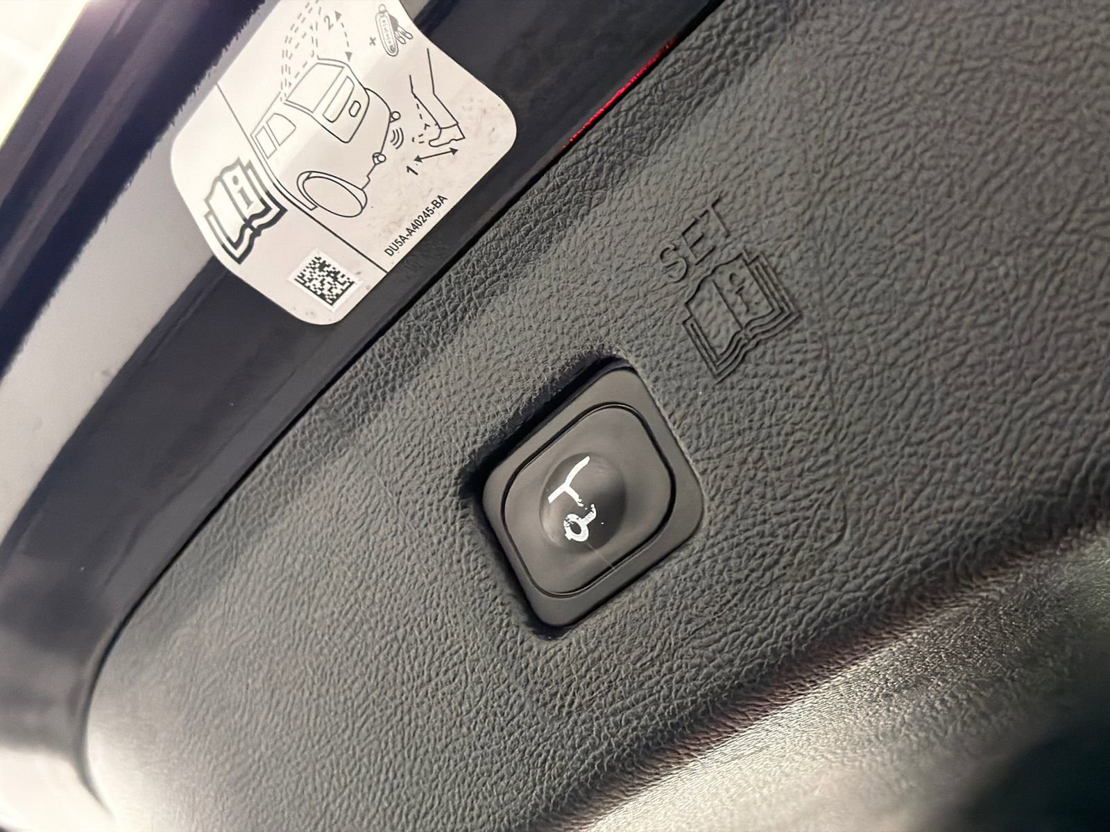 Used 2019 Ford Edge ST w/ Equipment Group 401A AWD/4WD image 9