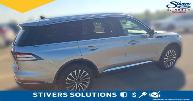 Used 2024 Lincoln Aviator AWD w/ Premium Package image 3
