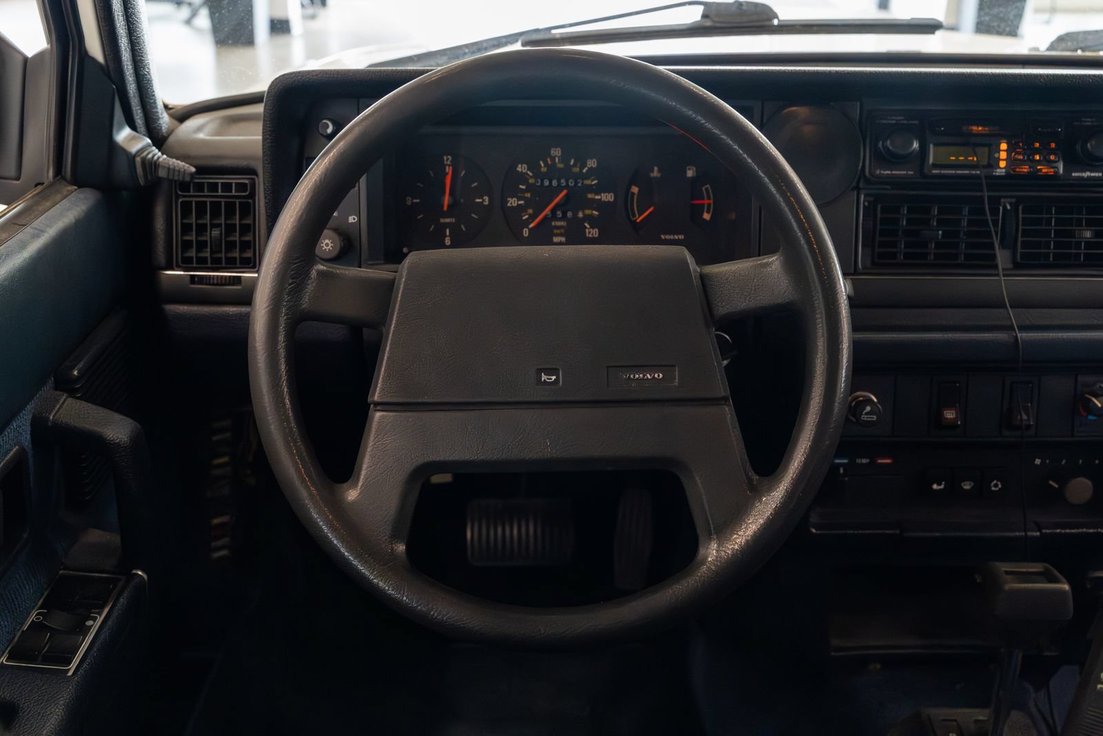 Used 1989 Volvo 240 DL RWD image 12