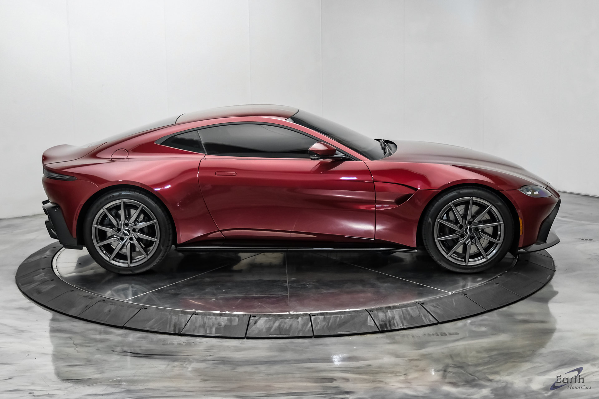 Used 2020 Aston Martin V8 Vantage Coupe RWD image 24