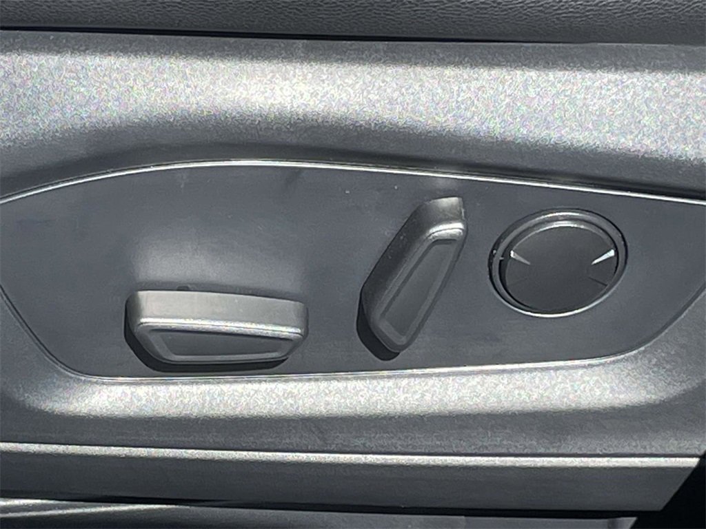 New 2025 Ford Explorer Active image 14