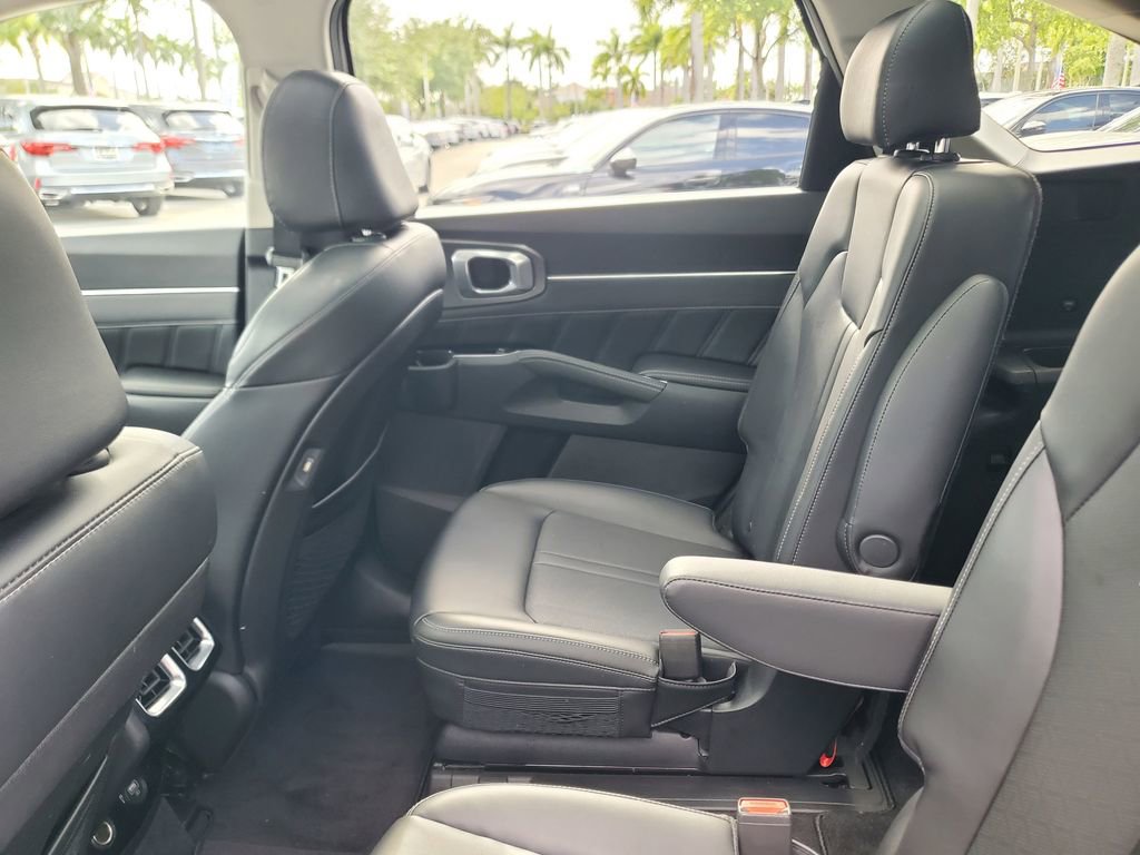 Used 2023 Kia Sorento SX FWD image 12
