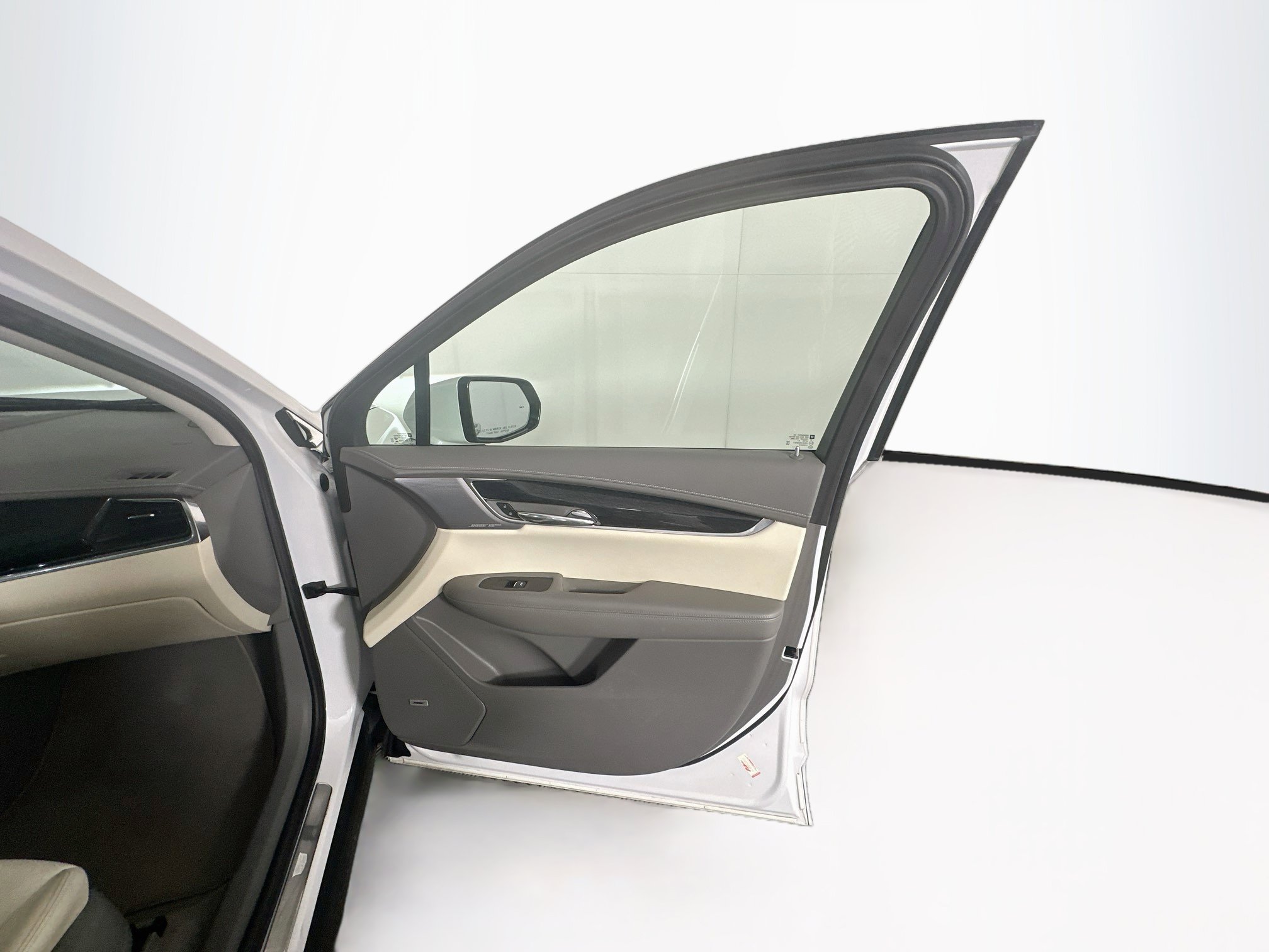 Used 2023 Cadillac XT6 Premium Luxury w/ Technology Package FWD image 34