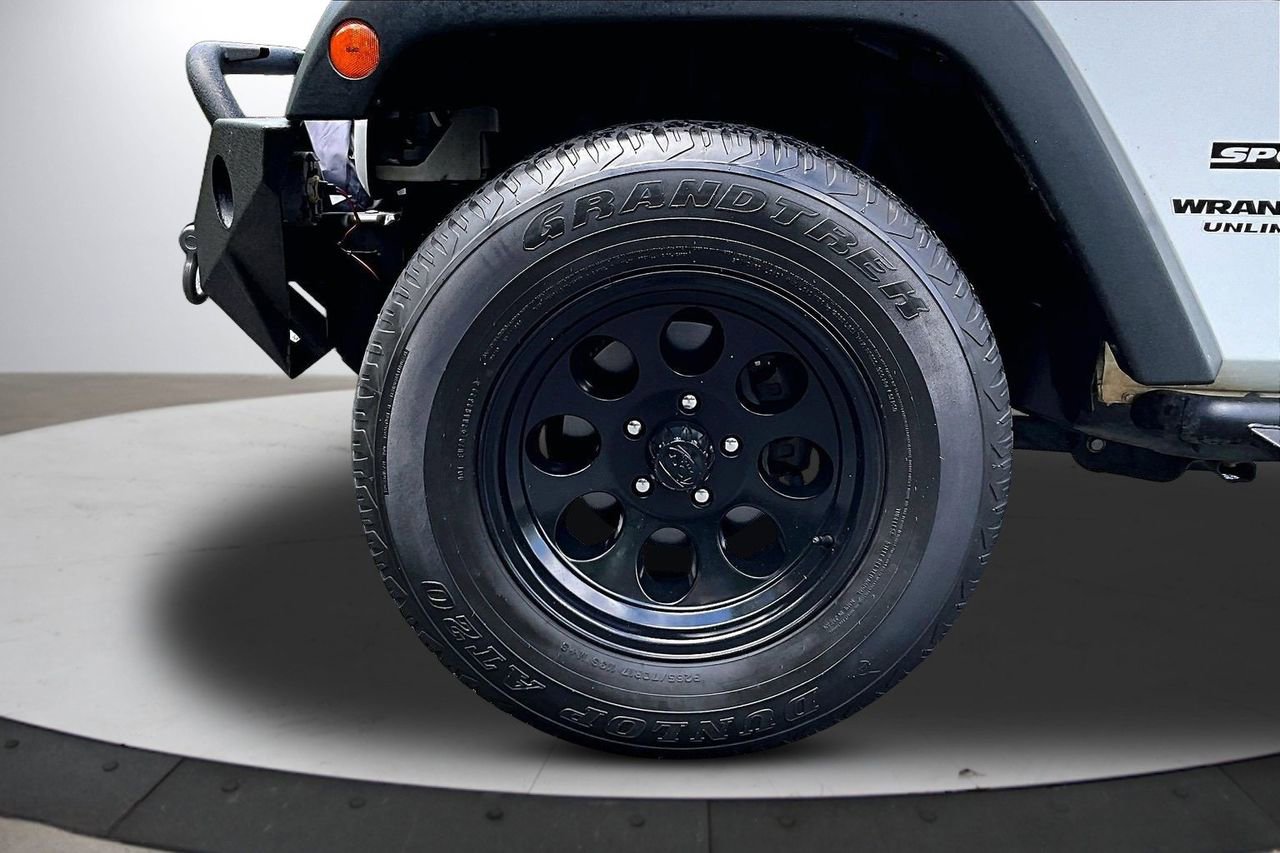 Used 2016 Jeep Wrangler Unlimited Sport w/ Max Tow Package AWD/4WD image 30