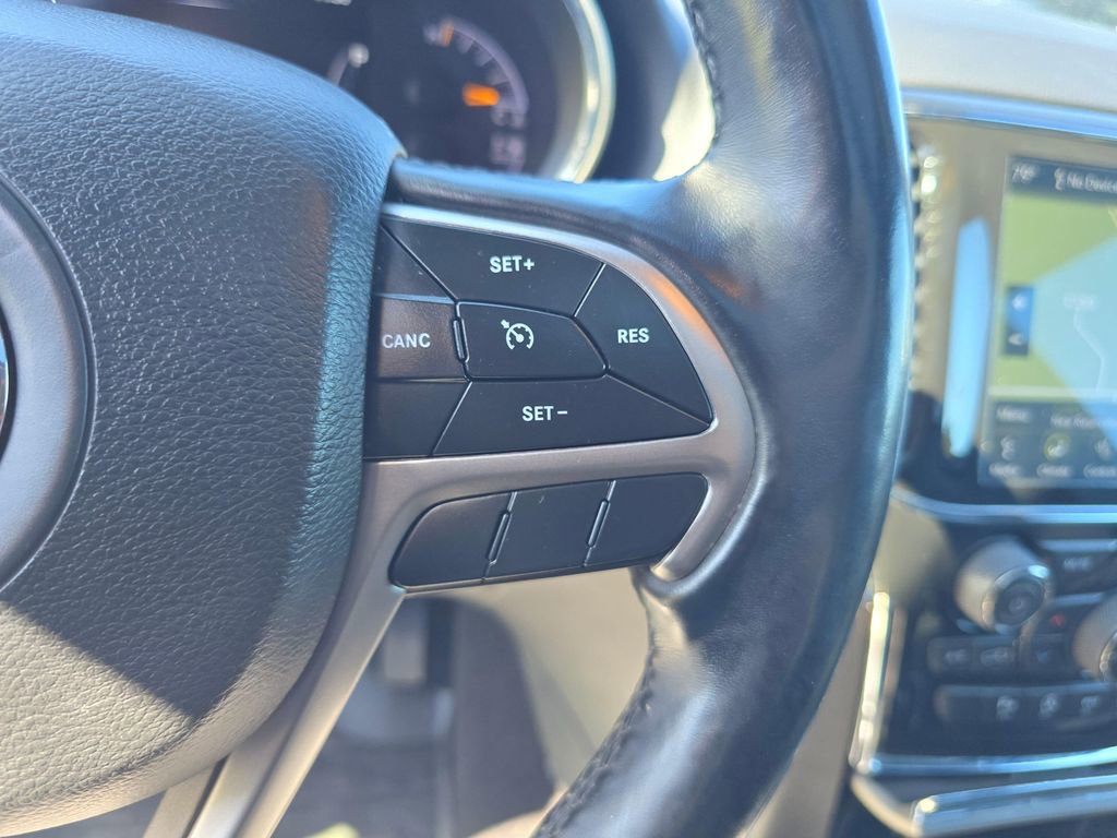 Used 2021 Jeep Grand Cherokee Limited w/ Premium Lighting Group AWD/4WD image 23