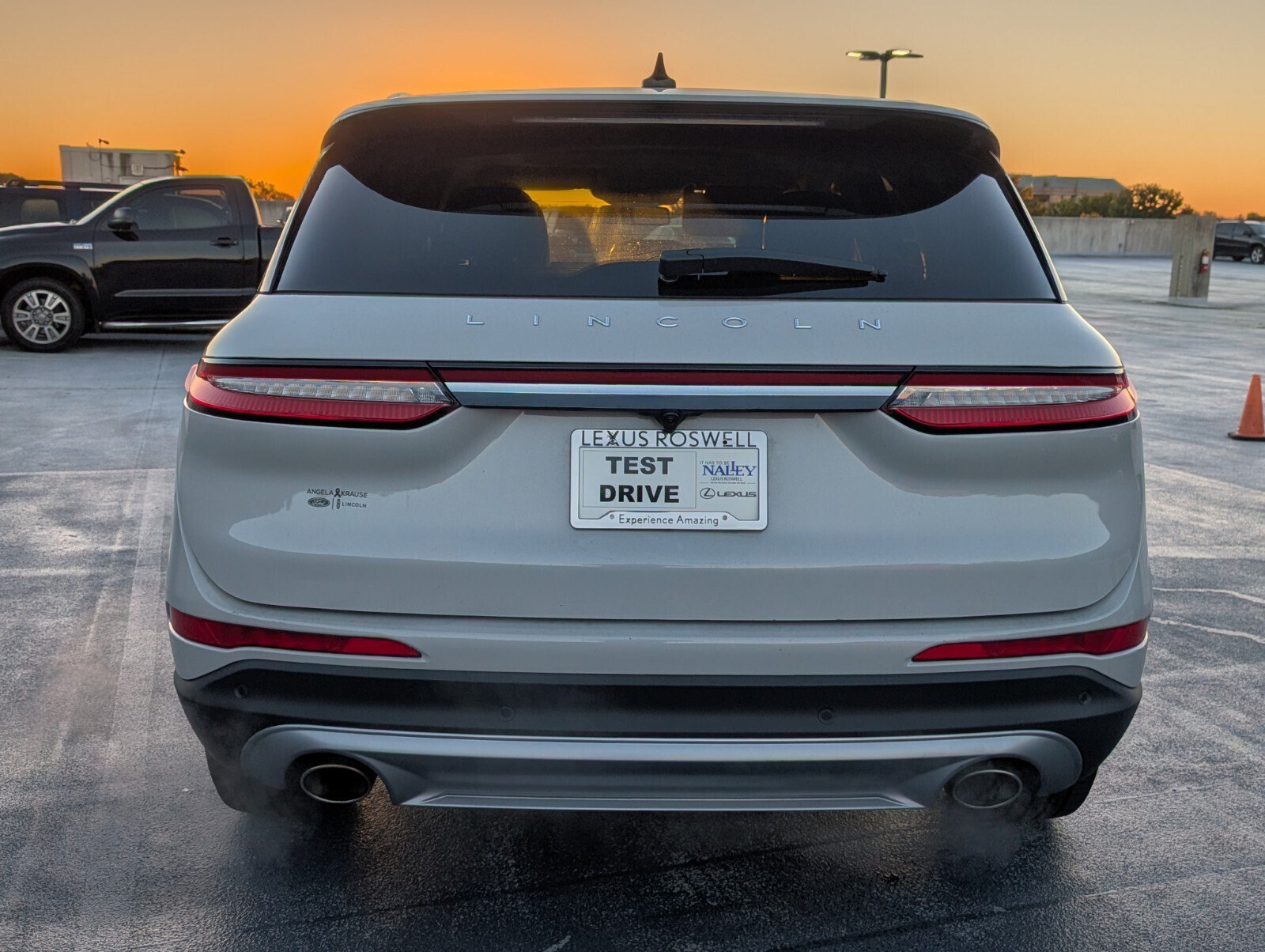 Used 2022 Lincoln Corsair FWD w/ Premium Package image 4