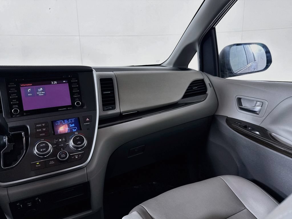 Used 2020 Toyota Sienna XLE FWD image 27