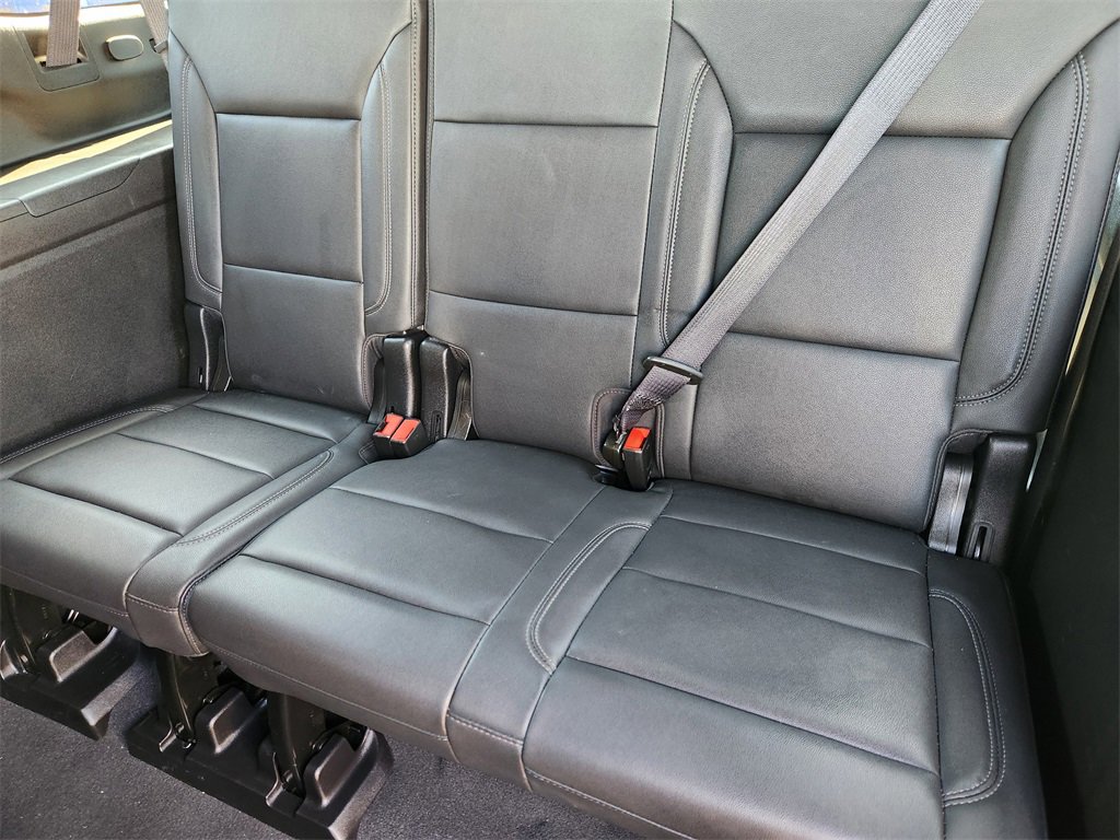 Used 2024 Chevrolet Suburban LT image 31