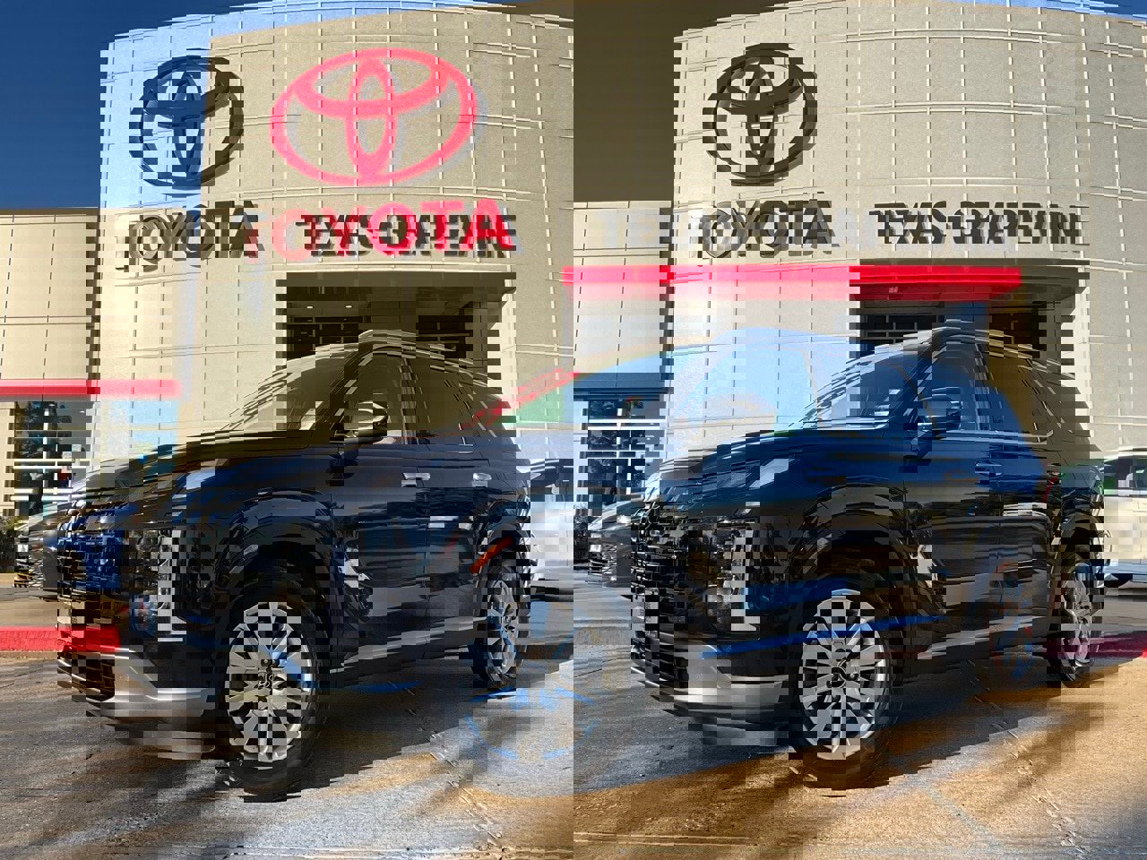 Used 2024 Hyundai Palisade SEL image 2