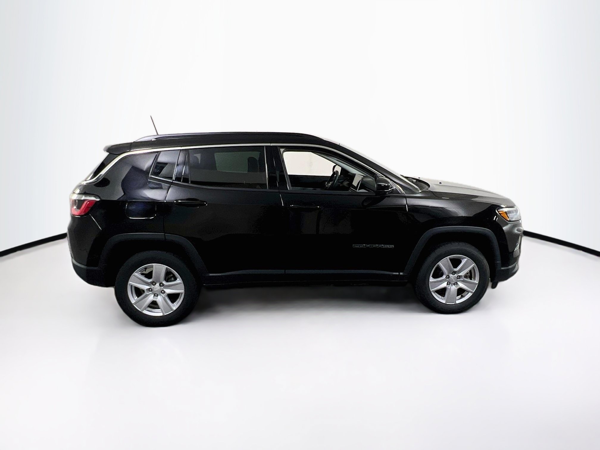 Used 2022 Jeep Compass Latitude AWD/4WD image 4