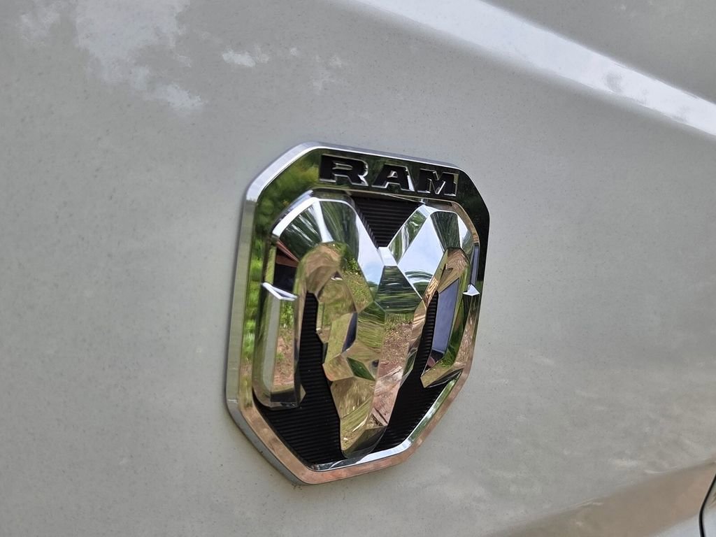 Used 2025 RAM ProMaster 2500 w/ Convenience Group FWD image 9
