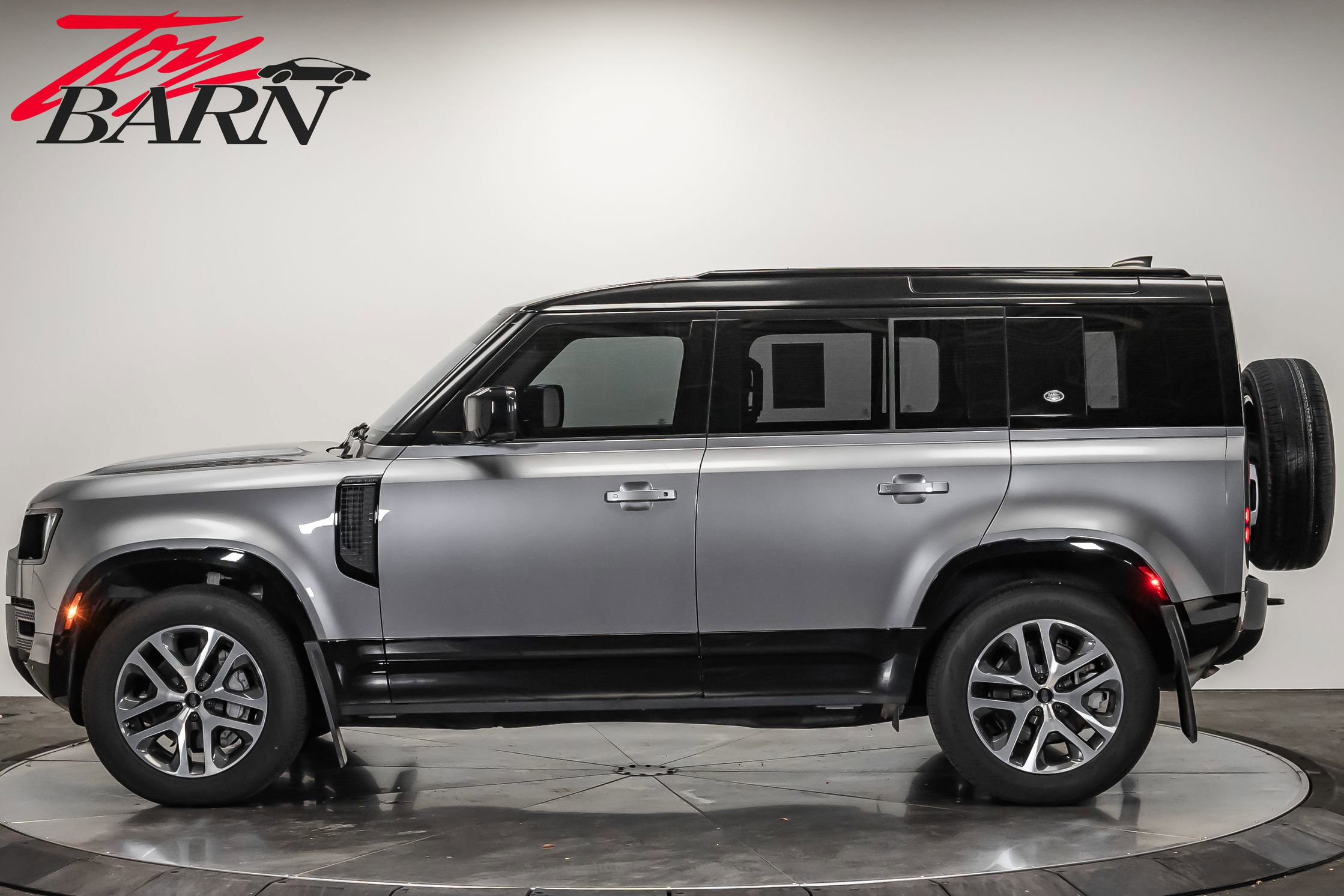 Used 2023 Land Rover Defender 110 X-Dynamic SE video 2