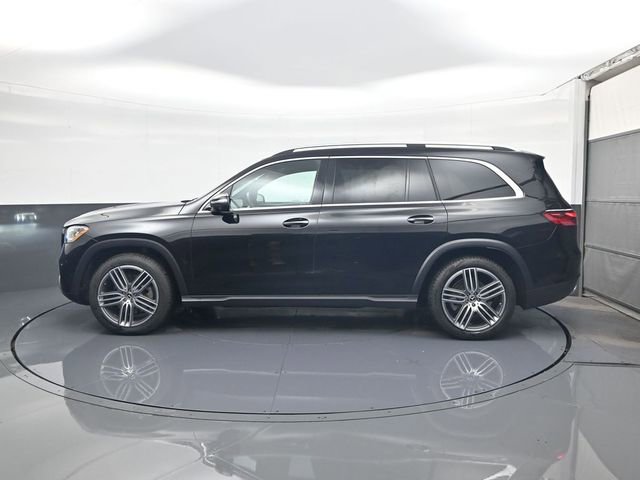 Used 2025 Mercedes-Benz GLS 450 4MATIC image 4