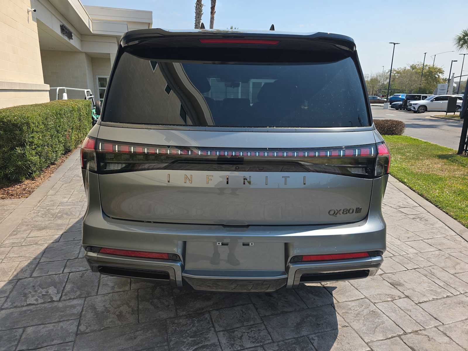 New 2026 INFINITI QX80 Autograph w/ Premium Cargo Package image 6