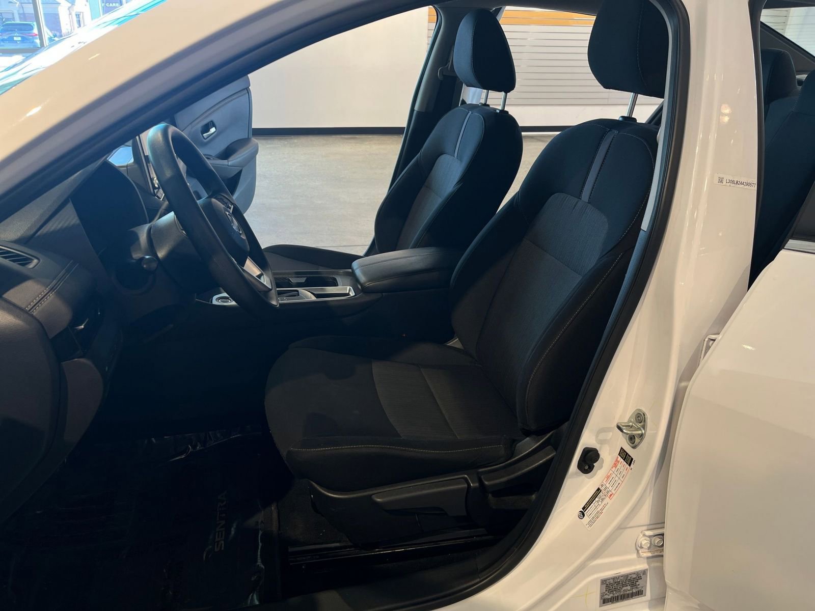 Used 2024 Nissan Sentra SV image 27