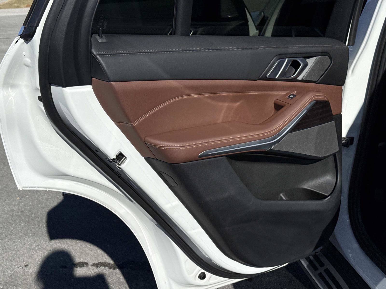 Used 2024 BMW X5 xDrive40i w/ Premium Package image 15