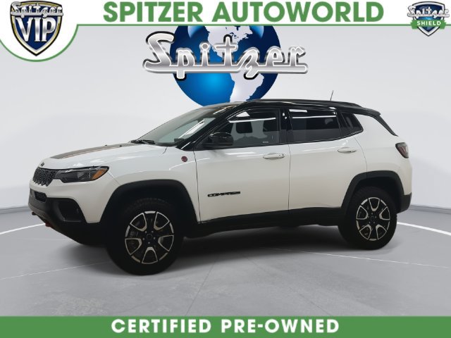 Used 2025 Jeep Compass Trailhawk w/ Trailhawk Elite Group AWD/4WD image 11