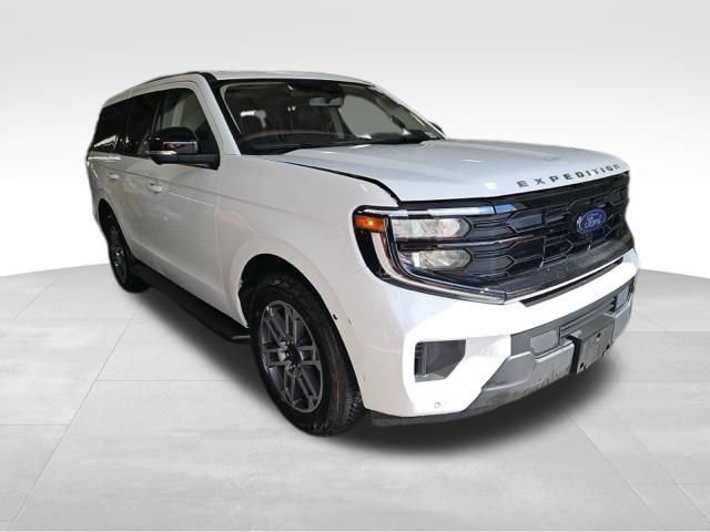 Used 2025 Ford Expedition Active AWD/4WD image 4