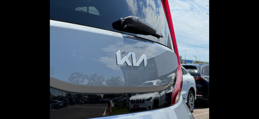 Used 2022 Kia Soul LX FWD image 24
