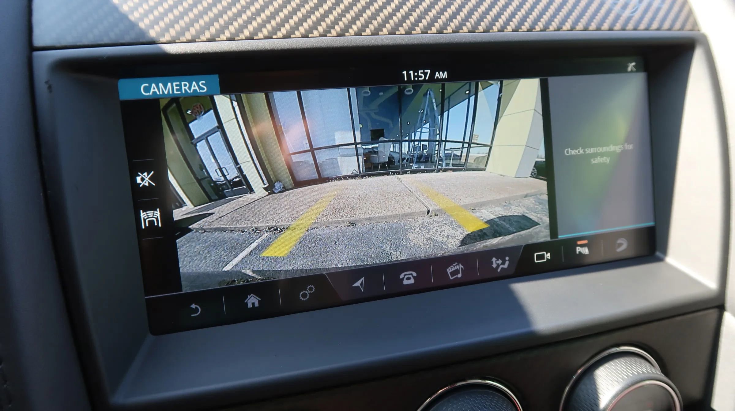 Used 2020 Jaguar F-TYPE SVR image 31