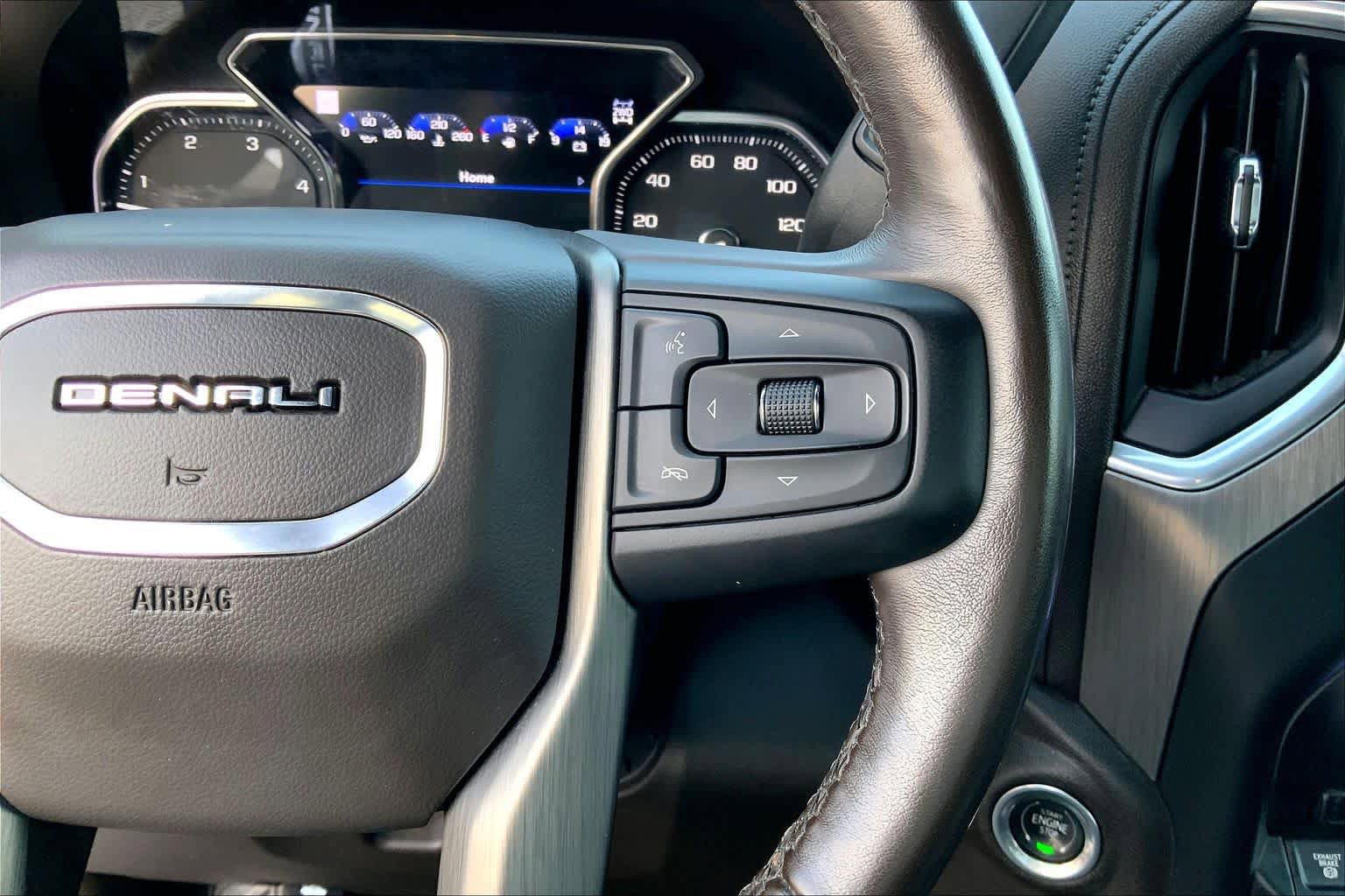 Used 2022 GMC Sierra 3500 Denali w/ Technology Package AWD/4WD image 25