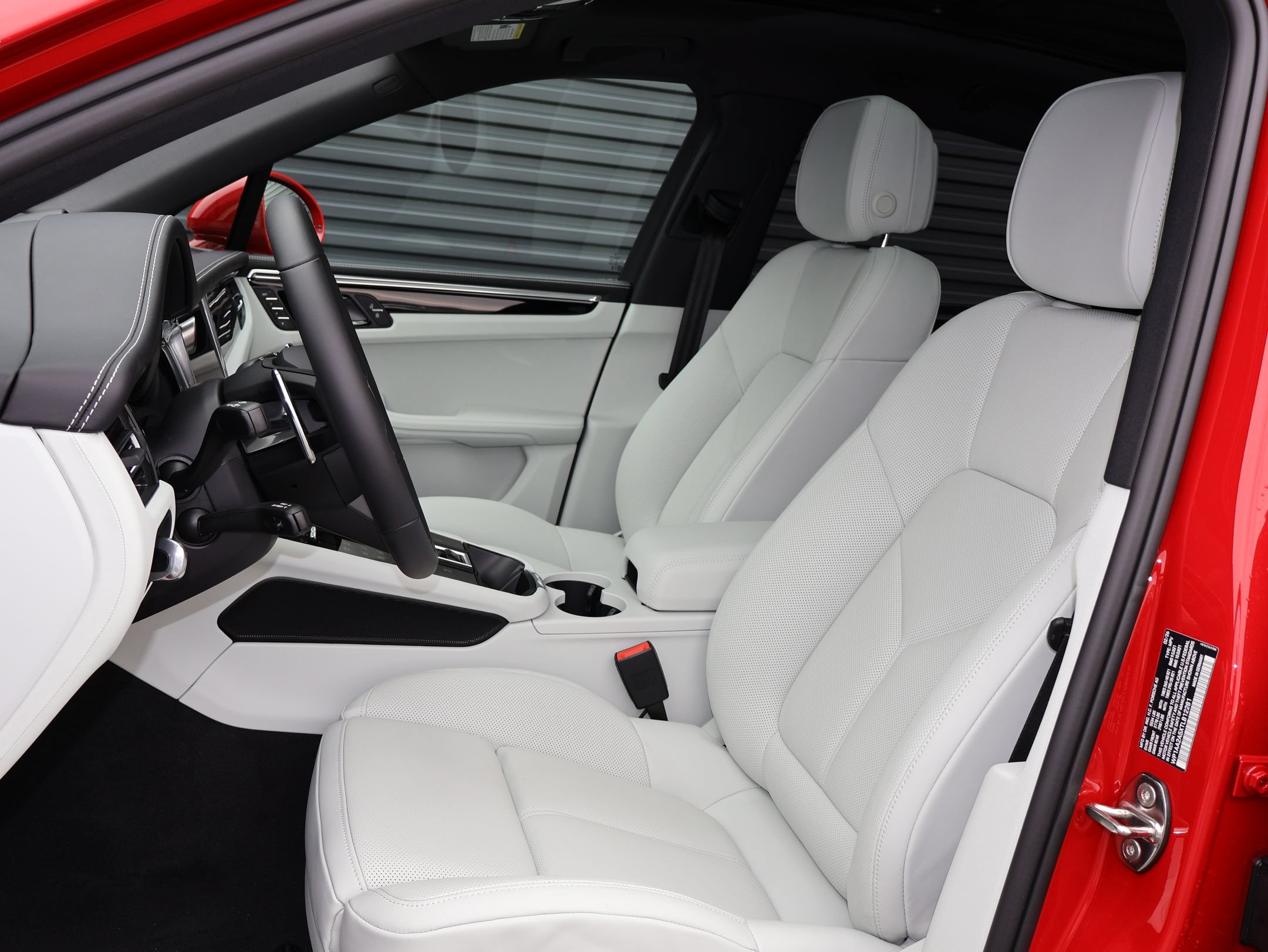 New 2026 Porsche Macan AWD/4WD image 5