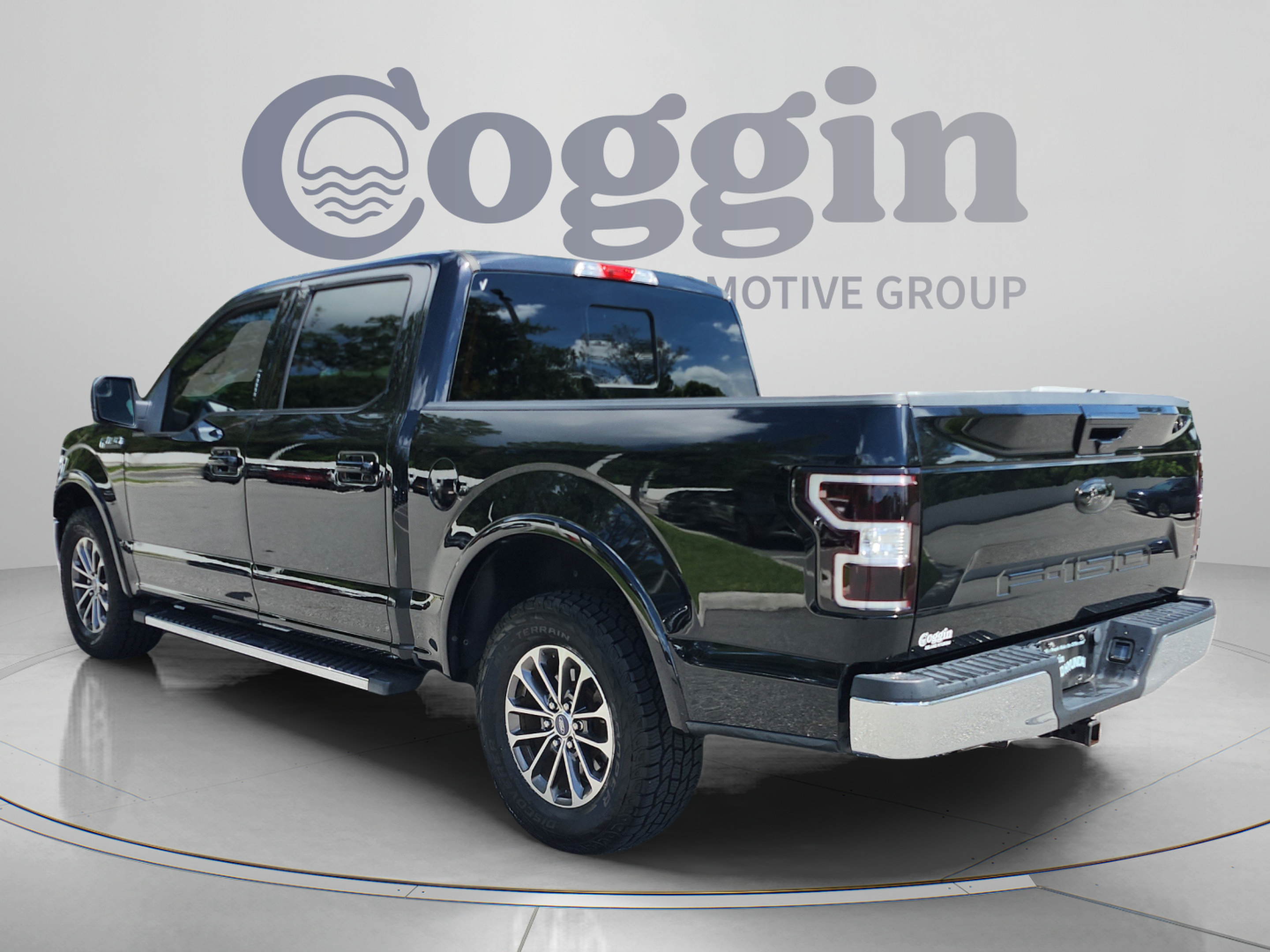 Used 2019 Ford F150 Lariat w/ Trailer Tow Package RWD image 3
