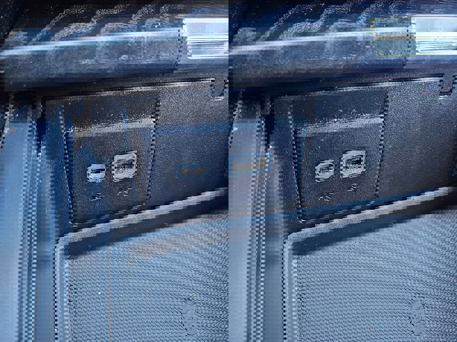 Used 2022 GMC Yukon XL Denali image 54