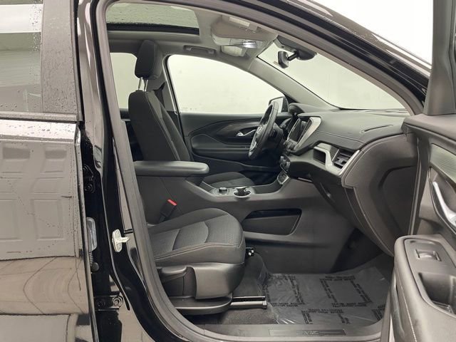 Used 2022 GMC Terrain SLE w/ Driver Convenience Package image 17