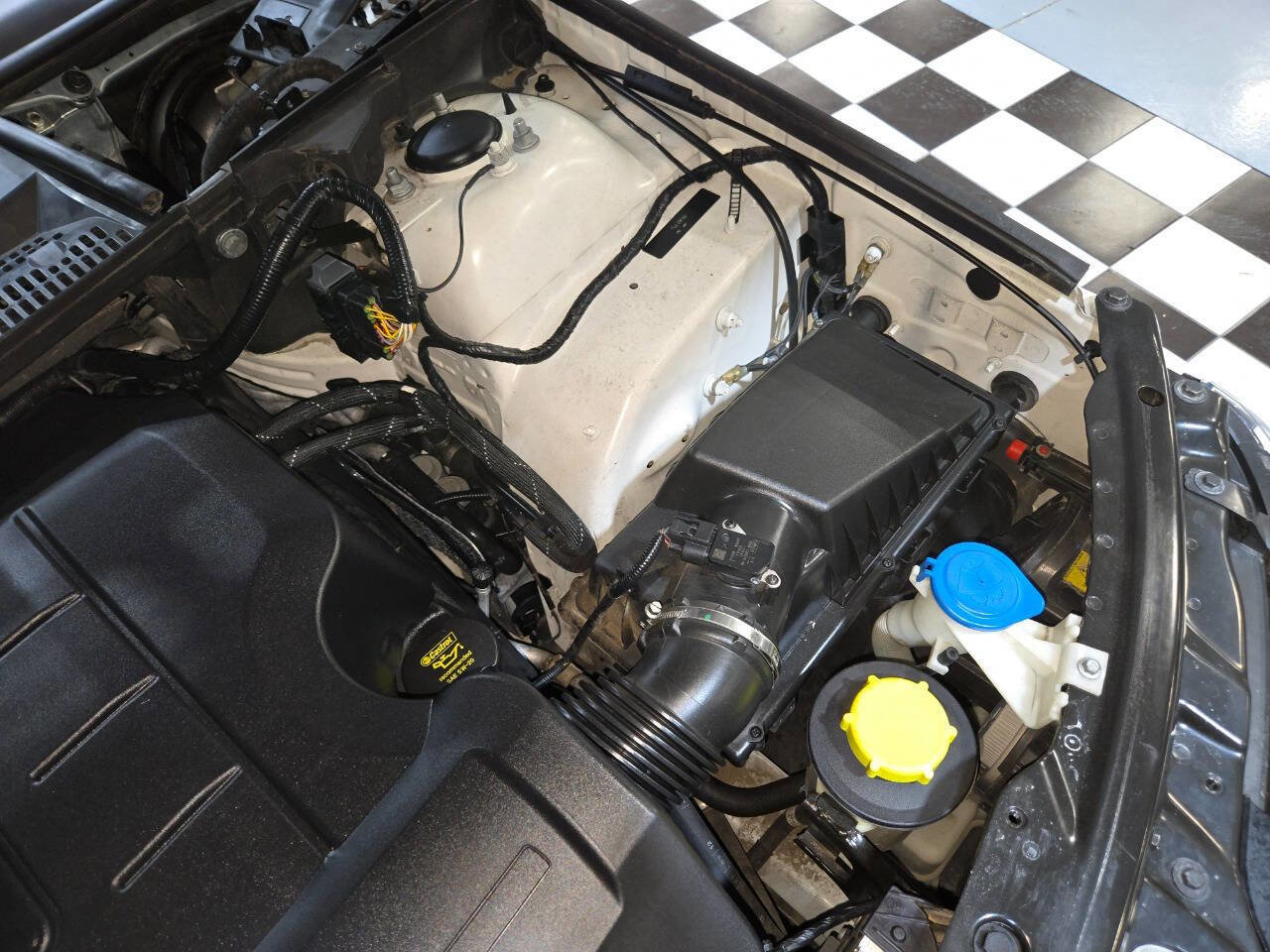 Used 2012 Land Rover Range Rover HSE LUX image 45