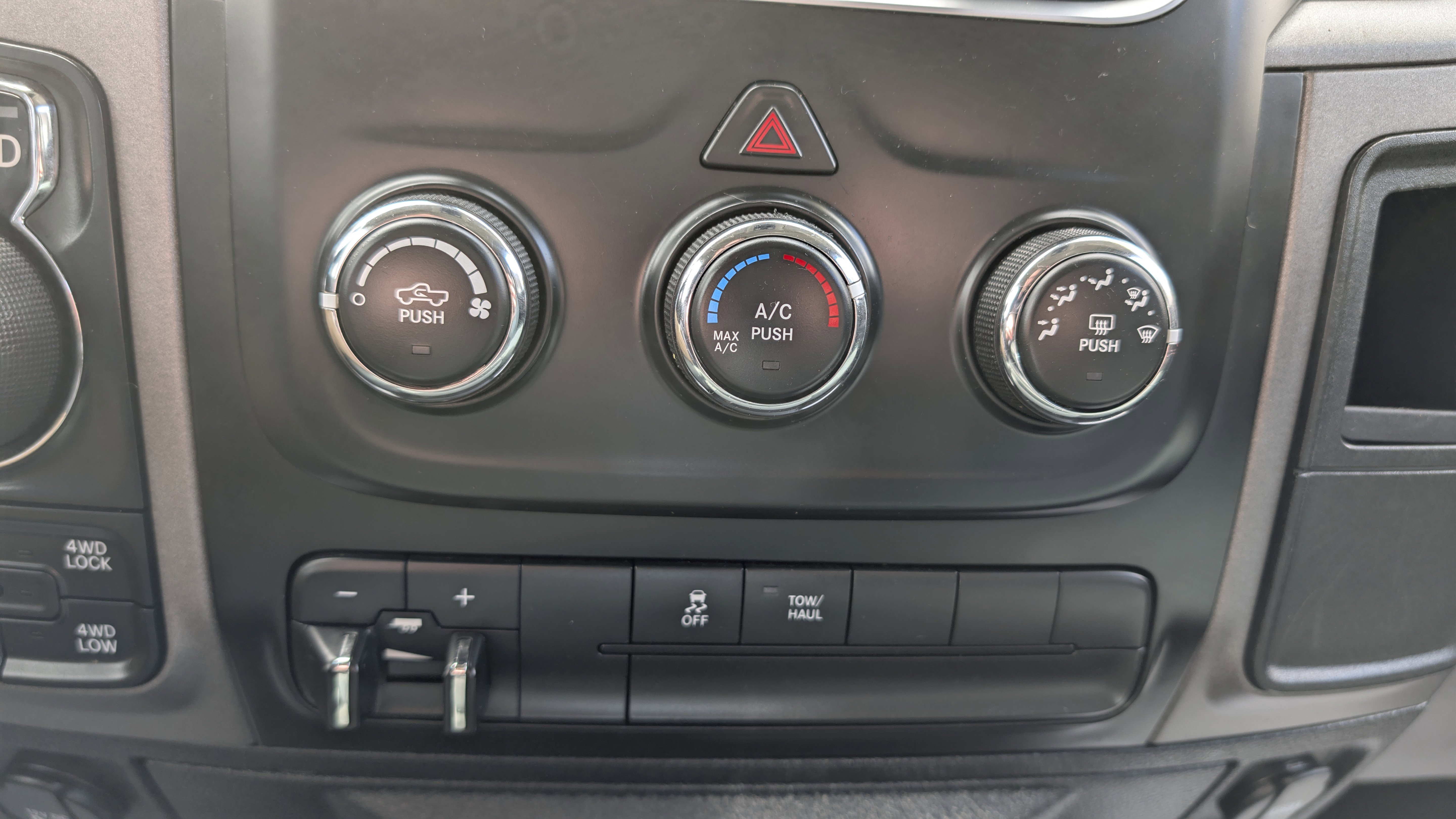 Used 2018 RAM 1500 Express image 17