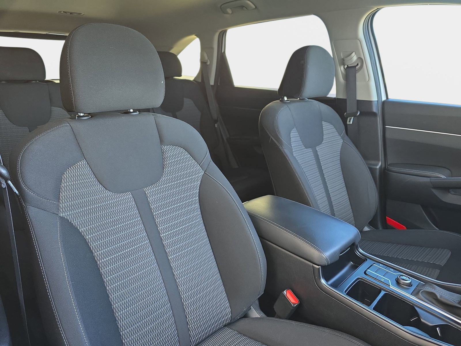 Used 2023 Kia Sorento LX image 12