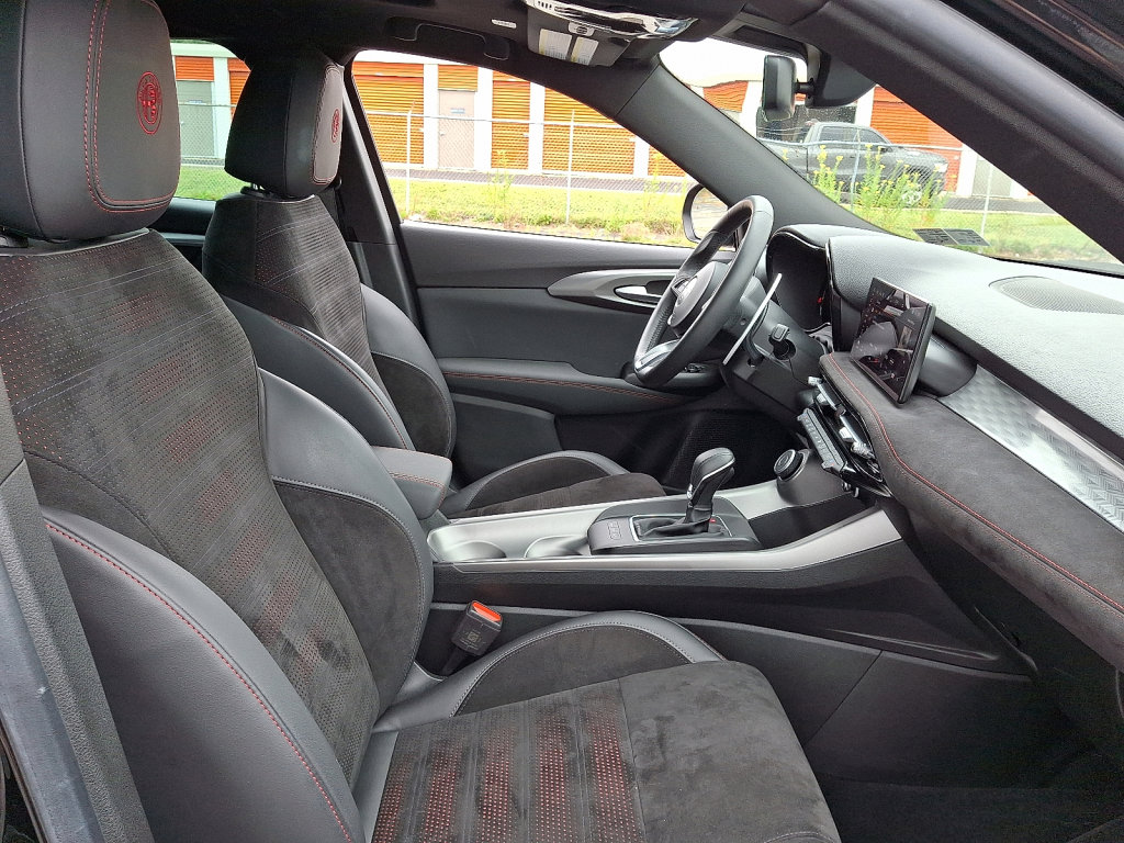 Used 2024 Alfa Romeo Tonale Veloce image 12