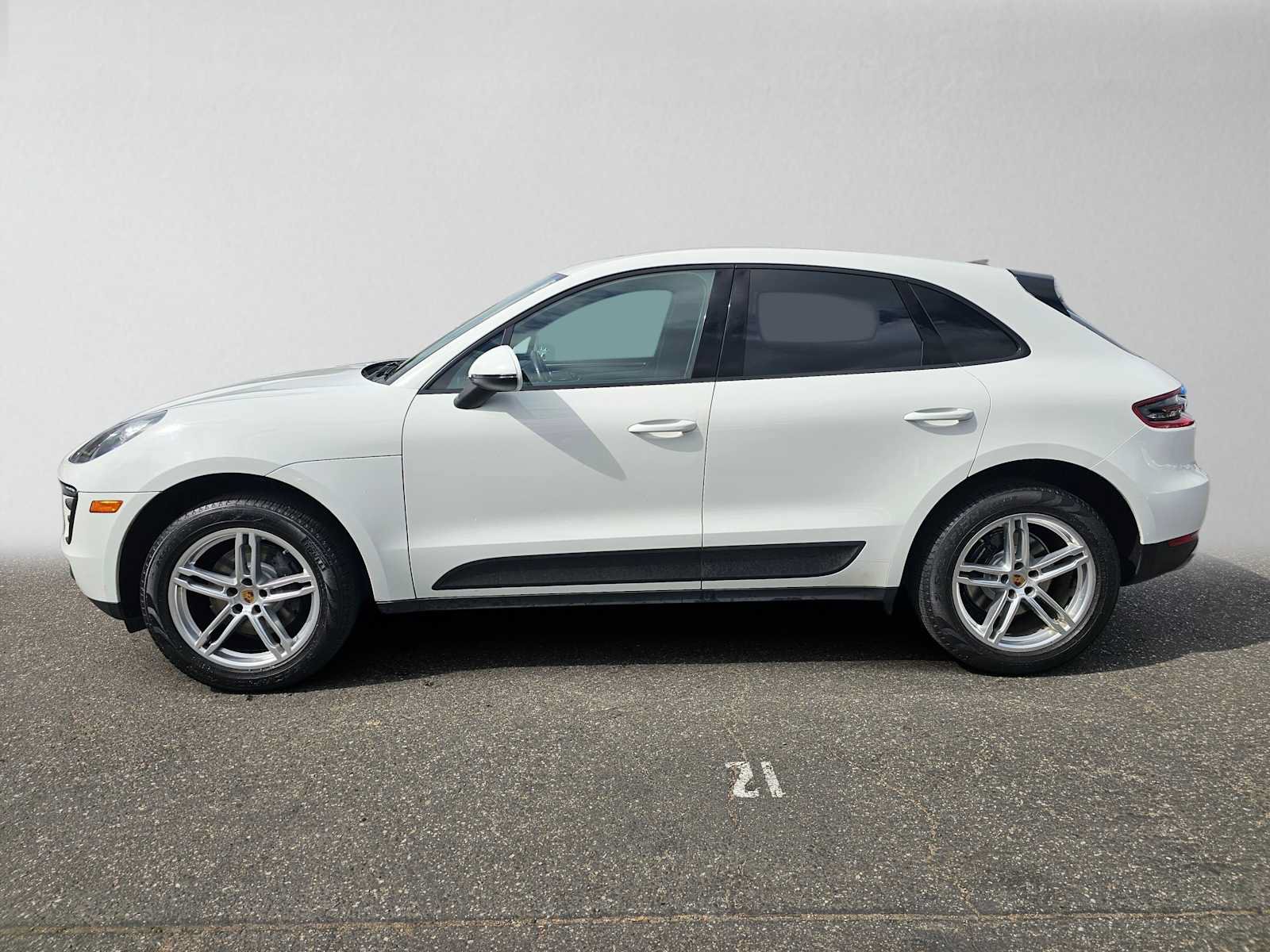 Used 2017 Porsche Macan AWD/4WD image 6