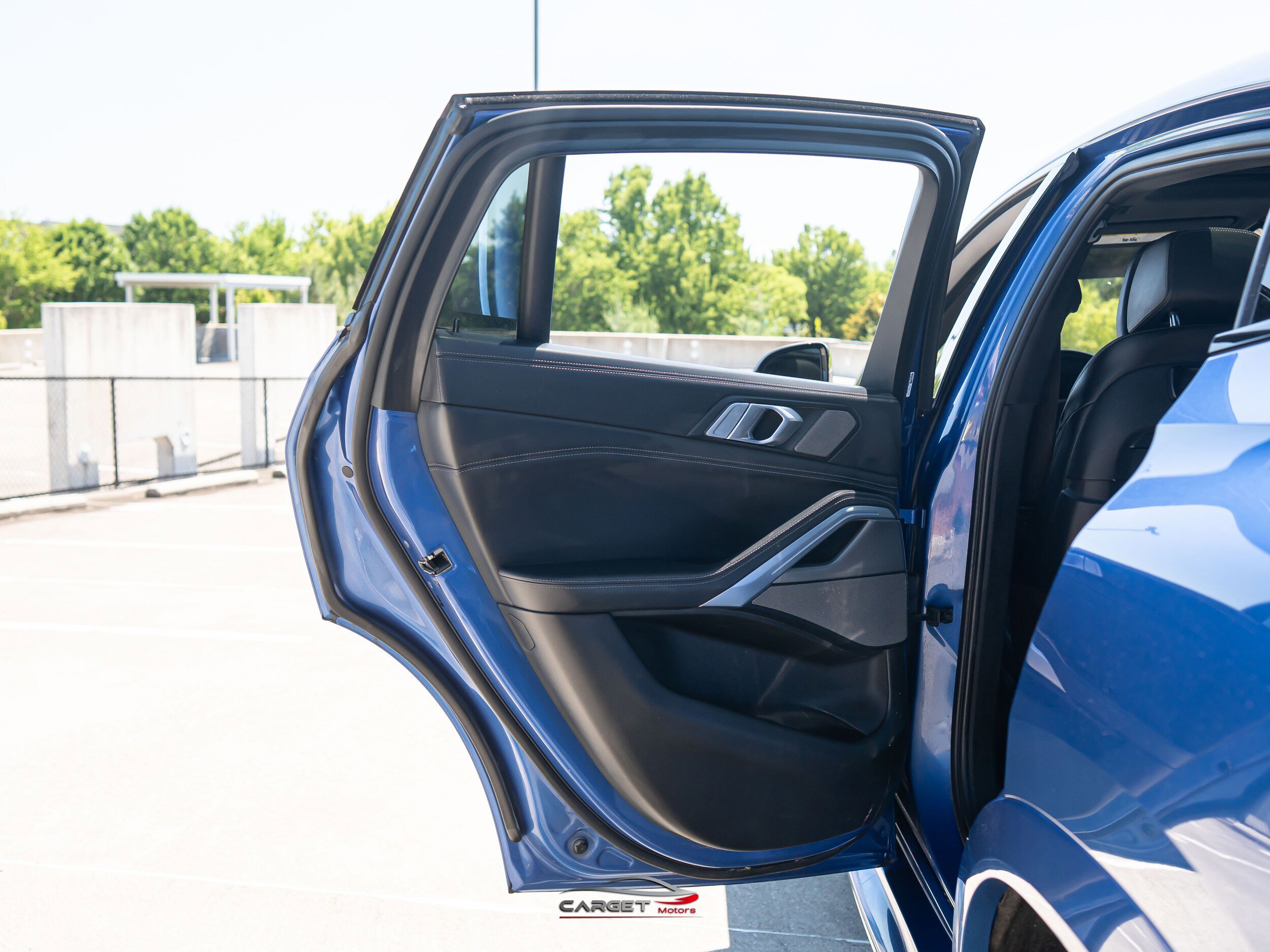 Used 2020 BMW X6 M50i w/ Premium Package AWD/4WD image 45