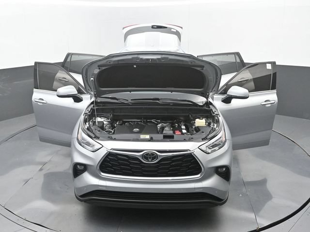 Used 2021 Toyota Highlander Limited FWD image 33