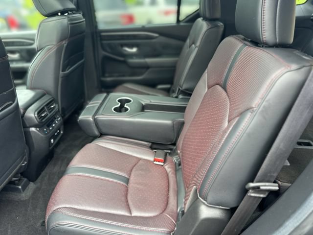 Used 2025 Honda Pilot Black Edition image 25