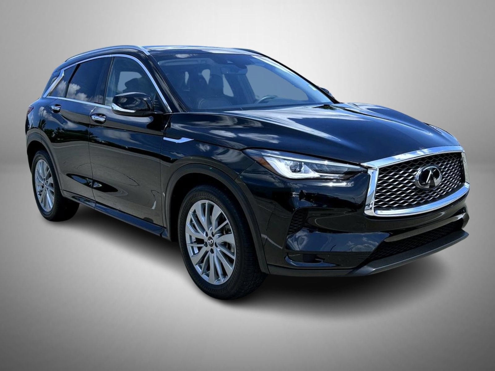 Certified 2025 INFINITI QX50 Luxe AWD/4WD image 3